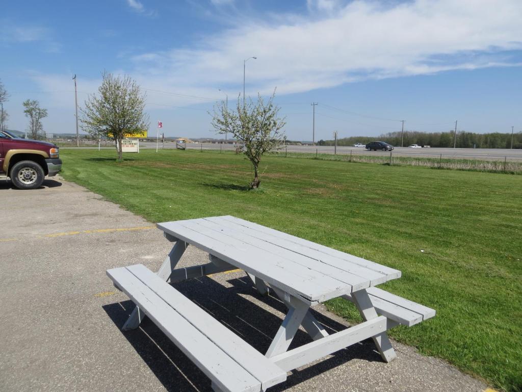 Newburg Inn Motel New Hamburg Εξωτερικό φωτογραφία